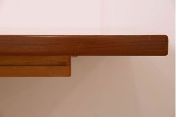 北欧家具　チーク材　明るい色味が素敵なエクステンションテーブル(ダイニングテーブル)