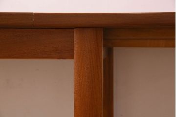 北欧家具　チーク材　明るい色味が素敵なエクステンションテーブル(ダイニングテーブル)
