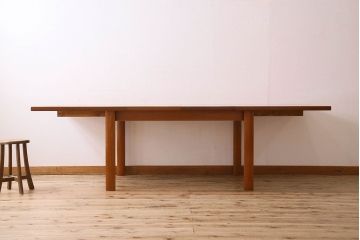 北欧家具　チーク材　明るい色味が素敵なエクステンションテーブル(ダイニングテーブル)