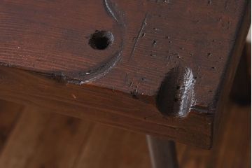 レトロ家具　昭和レトロ　古い木の質感が味わい深い鉄脚ベンチ(アイアンベンチ、長椅子)