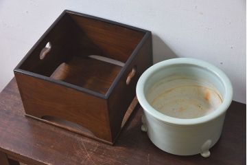 アンティーク雑貨　古民具・骨董　明治大正期　上手物　指物　青磁釉垂れ火鉢