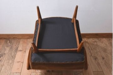 レトロ家具　昭和レトロ　フレームのデザインが美しい1人掛けソファ(サロンチェア、クッションソファ、椅子)(1)