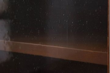 レトロ家具　昭和レトロ　気泡ガラスが味わい深い収納棚(戸棚、キャビネット)(1)