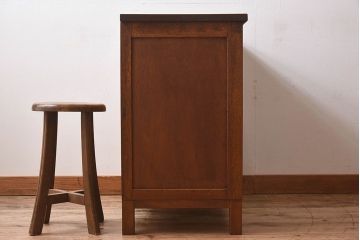 レトロ家具　昭和レトロ　気泡ガラスが味わい深い小振りな収納棚(戸棚、キャビネット)
