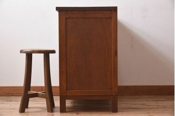 レトロ家具　昭和レトロ　気泡ガラスが味わい深い小振りな収納棚(戸棚、キャビネット)