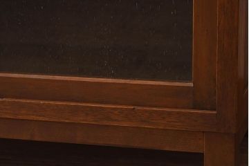 レトロ家具　昭和レトロ　気泡ガラスが味わい深い小振りな収納棚(戸棚、キャビネット)