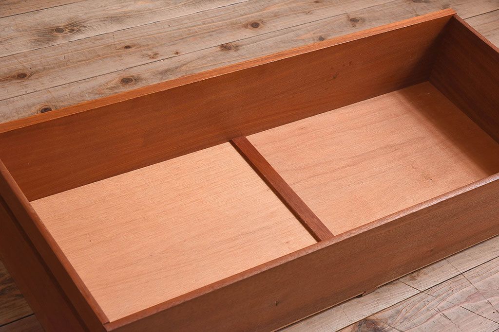 G-PLAN(ジープラン) 北欧家具　チーク材　美しいフォルムのサイドボード(サイドキャビネット)