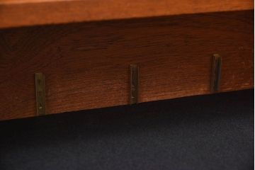 G-PLAN(ジープラン) 北欧家具　チーク材　美しいフォルムのサイドボード(サイドキャビネット)