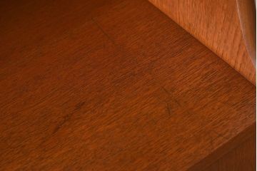 G-PLAN(ジープラン) 北欧家具　チーク材　美しいフォルムのサイドボード(サイドキャビネット)