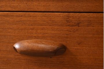 G-PLAN(ジープラン) 北欧家具　チーク材　美しいフォルムのサイドボード(サイドキャビネット)