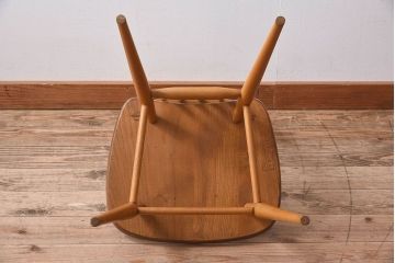 ヴィンテージ家具　イギリスビンテージ　ERCOL(アーコール)　シンプルなデザインのチェア(ダイニングチェア、椅子)
