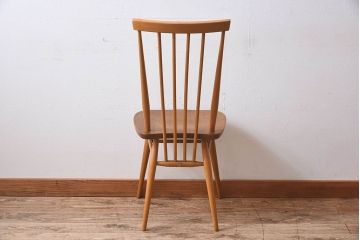 ヴィンテージ家具　イギリスビンテージ　ERCOL(アーコール)　シンプルなデザインのチェア(ダイニングチェア、椅子)