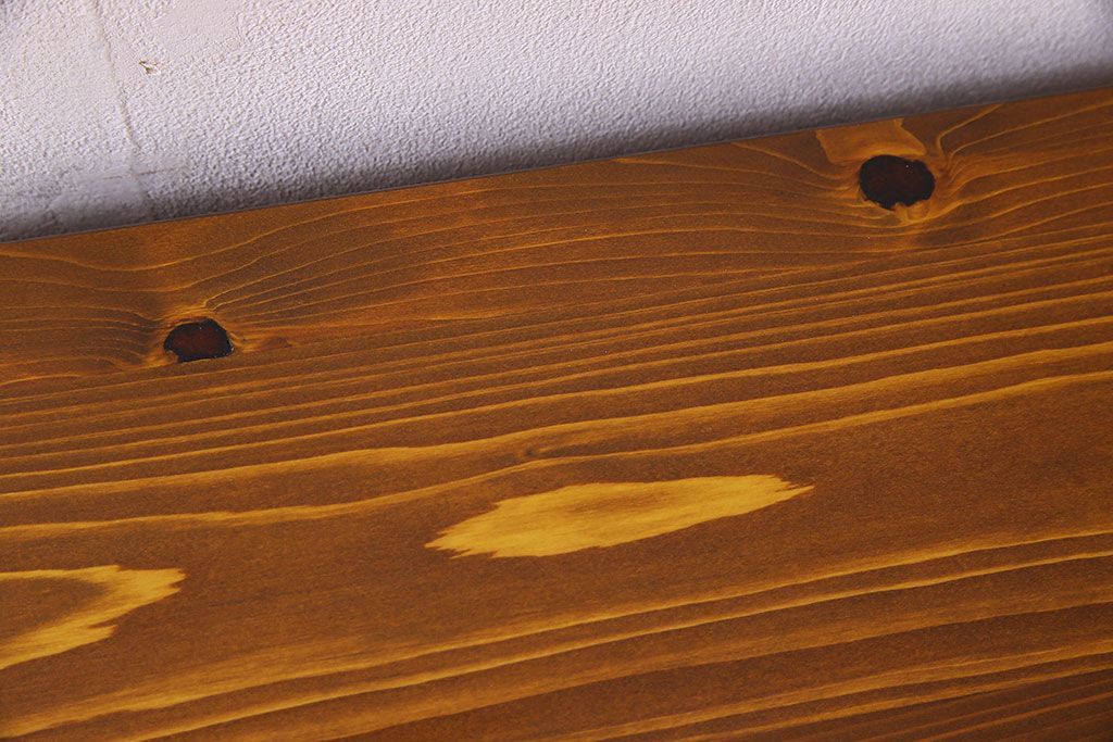 レトロ家具　昭和レトロ　チェッカーガラス入りの小振りな収納棚(戸棚、キャビネット)