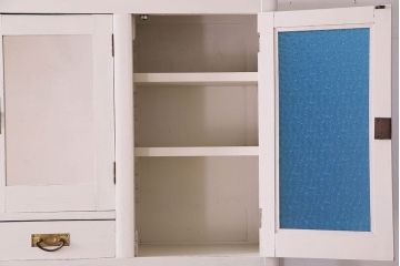 アンティーク家具　フランスアンティーク　色ガラス入り　大振りなカップボード(キャビネット、食器棚、収納棚、戸棚)