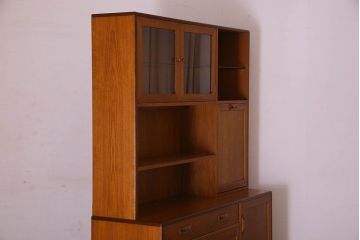 G-PLAN(ジープラン)　北欧スタイル家具　機能性に優れたサイドキャビネット(サイドボード、収納棚)(1)