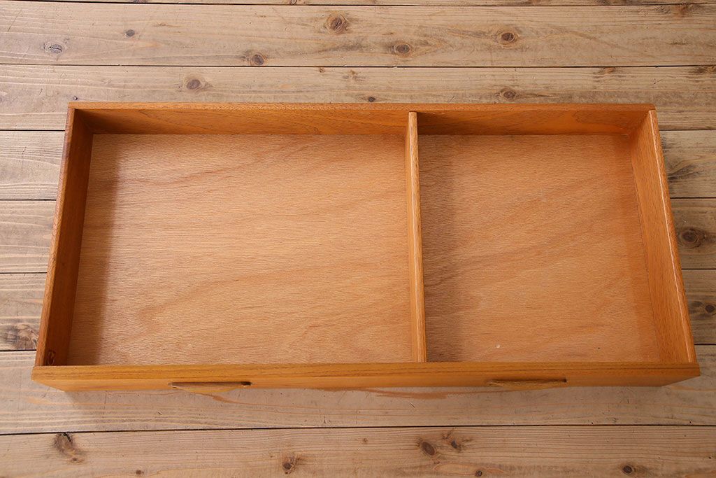 G-PLAN(ジープラン)　北欧スタイル家具　機能性に優れたサイドキャビネット(サイドボード、収納棚)(1)