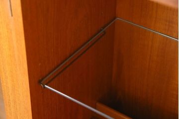 G-PLAN(ジープラン)　北欧スタイル家具　機能性に優れたサイドキャビネット(サイドボード、収納棚)(1)