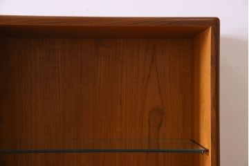 G-PLAN(ジープラン)　北欧スタイル家具　機能性に優れたサイドキャビネット(サイドボード、収納棚)(1)