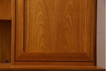 G-PLAN(ジープラン)　北欧スタイル家具　機能性に優れたサイドキャビネット(サイドボード、収納棚)(1)