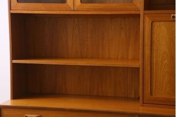 G-PLAN(ジープラン)　北欧スタイル家具　機能性に優れたサイドキャビネット(サイドボード、収納棚)(1)