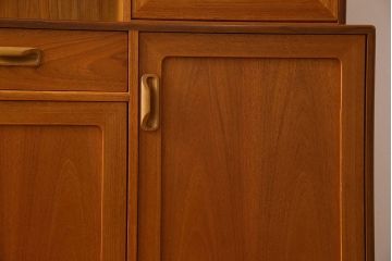 G-PLAN(ジープラン)　北欧スタイル家具　機能性に優れたサイドキャビネット(サイドボード、収納棚)(1)