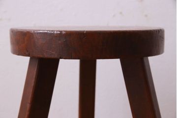 レトロ家具　昭和レトロ　珍しいデザインの三本脚スツール(椅子、丸イス、花台)