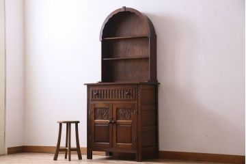 中古　イギリス製　上品なデザインが魅力的なカップボード(キャビネット、飾り棚、陳列棚、収納棚、食器棚)