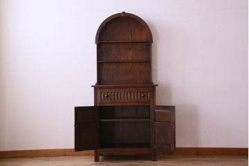 中古　イギリス製　上品なデザインが魅力的なカップボード(キャビネット、飾り棚、陳列棚、収納棚、食器棚)