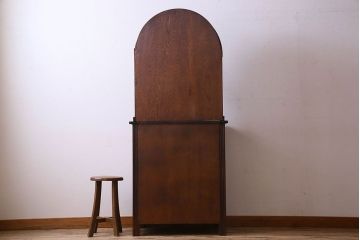 中古　イギリス製　上品なデザインが魅力的なカップボード(キャビネット、飾り棚、陳列棚、収納棚、食器棚)