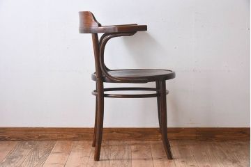 アンティーク家具　イギリスアンティーク　味わい深いデザインのアームチェア(ダイニングチェア、椅子)