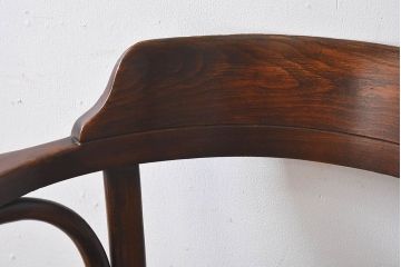 アンティーク家具　イギリスアンティーク　味わい深いデザインのアームチェア(ダイニングチェア、椅子)