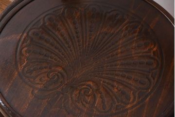 アンティーク家具　イギリスアンティーク　味わい深いデザインのアームチェア(ダイニングチェア、椅子)