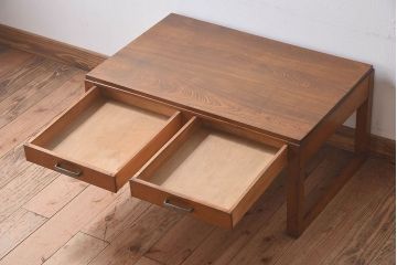 アンティーク雑貨　昭和レトロ　シンプルなデザインの文机(座卓、デスク、在宅ワーク、在宅用、花台、飾り台)