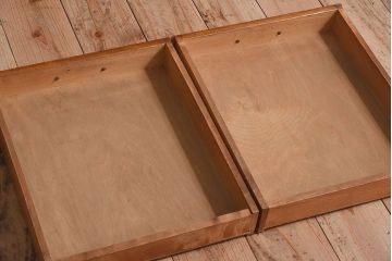 アンティーク雑貨　昭和レトロ　シンプルなデザインの文机(座卓、デスク、在宅ワーク、在宅用、花台、飾り台)