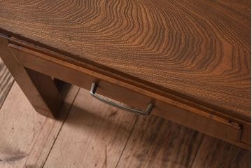 アンティーク雑貨　昭和レトロ　シンプルなデザインの文机(座卓、デスク、在宅ワーク、在宅用、花台、飾り台)