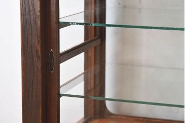 アンティーク家具　大正ロマン 引き出し付き!小振りな三面ガラスケース(ショーケース、収納棚、陳列棚)