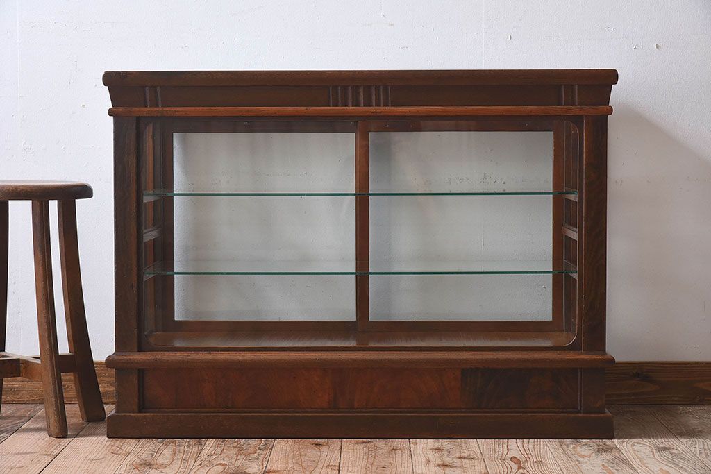 アンティーク家具　大正ロマン 引き出し付き!小振りな三面ガラスケース(ショーケース、収納棚、陳列棚)