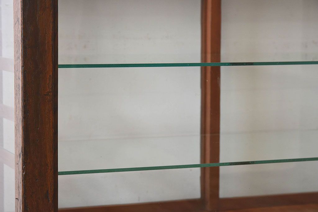 アンティーク家具　大正ロマン 引き出し付き!小振りな三面ガラスケース(ショーケース、収納棚、陳列棚)