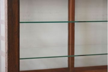 アンティーク家具　大正ロマン 引き出し付き!小振りな三面ガラスケース(ショーケース、収納棚、陳列棚)