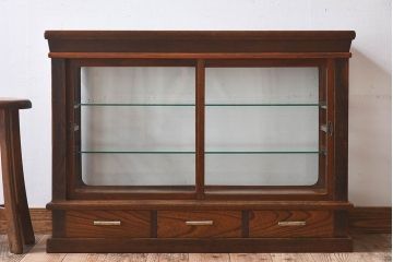 アンティーク家具　大正ロマン 引き出し付き!小振りな三面ガラスケース(ショーケース、収納棚、陳列棚)