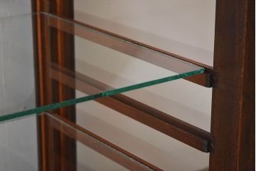 アンティーク家具　大正ロマン 引き出し付き!小振りな三面ガラスケース(ショーケース、収納棚、陳列棚)