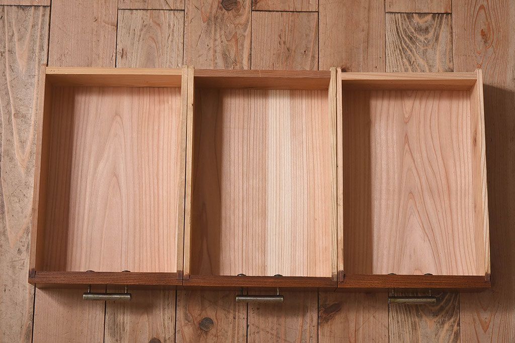 アンティーク家具　大正ロマン 引き出し付き!小振りな三面ガラスケース(ショーケース、収納棚、陳列棚)