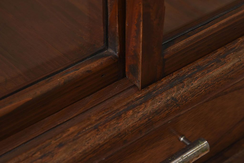 アンティーク家具　大正ロマン 引き出し付き!小振りな三面ガラスケース(ショーケース、収納棚、陳列棚)