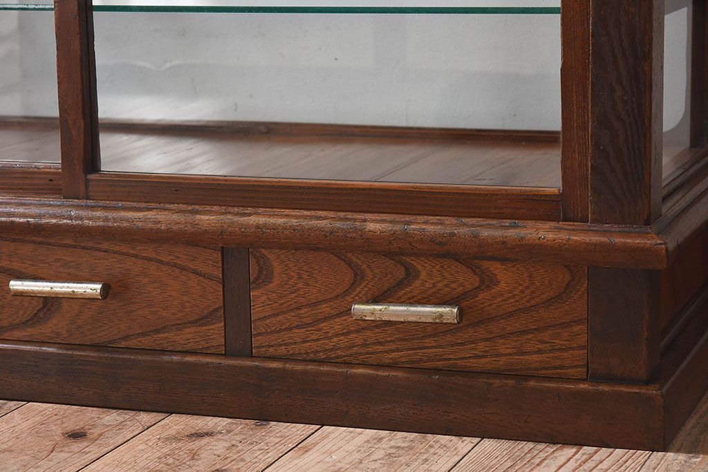 アンティーク家具　大正ロマン 引き出し付き!小振りな三面ガラスケース(ショーケース、収納棚、陳列棚)