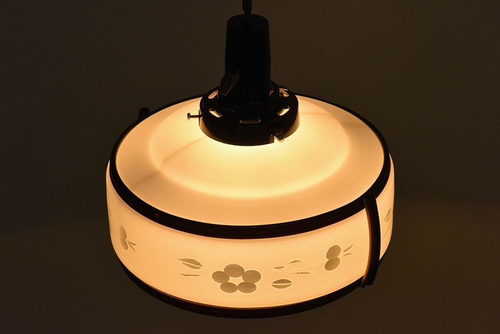 昭和レトロ　和製アンティーク　花切子の愛らしい天井照明