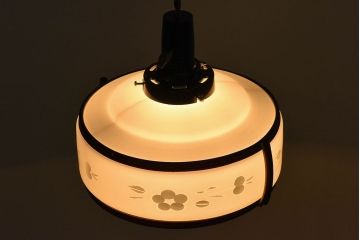 昭和レトロ　和製アンティーク　花切子の愛らしい天井照明