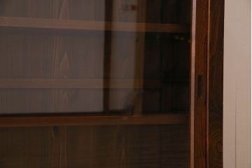 アンティーク家具　大正ロマン　前面の飾りが素敵な収納棚(戸棚、ガラスケース、ショーケース)(1)