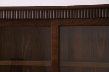 アンティーク家具　大正ロマン　前面の飾りが素敵な収納棚(戸棚、ガラスケース、ショーケース)(1)