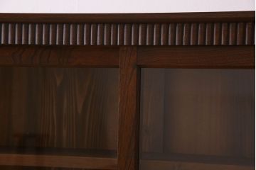 アンティーク家具　大正ロマン　前面の飾りが素敵な収納棚(戸棚、ガラスケース、ショーケース)(2)