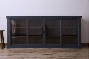 ペイント家具　シックなカラーが素敵な四面引き戸の収納棚(戸棚、食器棚)